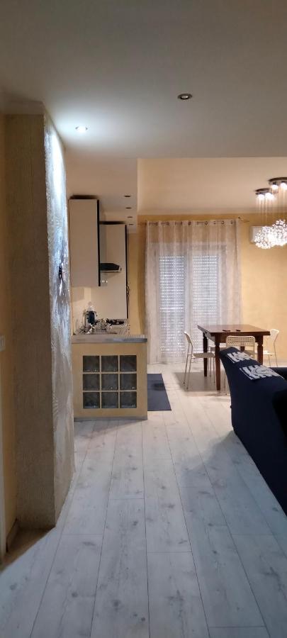 Casa Altomare Lägenhet Ladispoli Exteriör bild